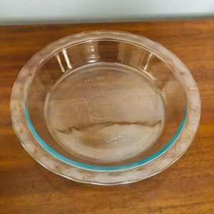 🥧Pyrex blue tinted 100th Anniversary 9.5 in. pie plate/dish🥧